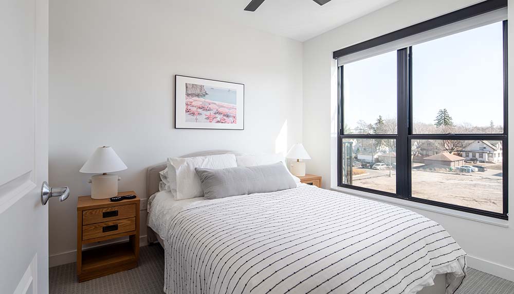 The Laker - Apartment view bedroom with windows